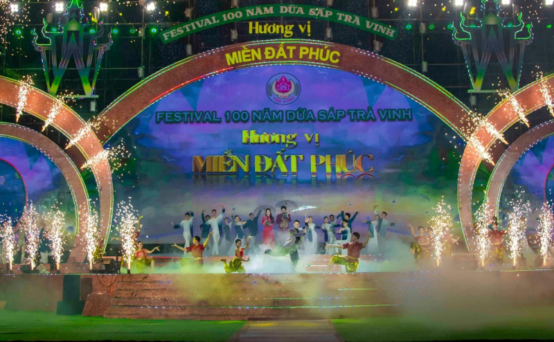 Khai mạc Festival 100 năm Dừa sáp Trà Vinh 