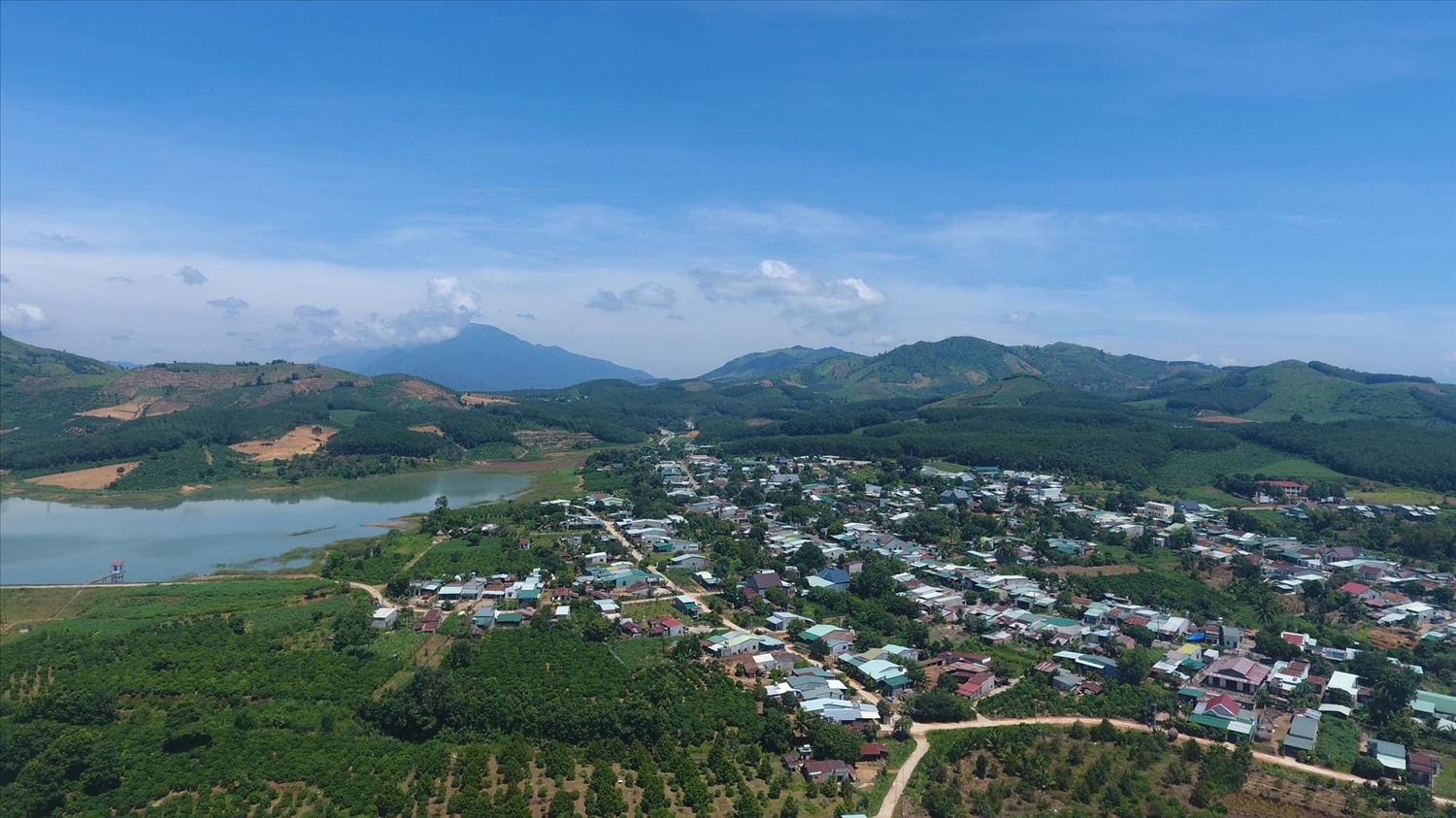 Tỉnh Kon Tum có diện tích lớn, các thôn, làng nằm ở vùng sâu, vùng xa, điều kiện đi lại khó khăn nên khó khăn cho các điều tra viên khi đi thu thập thông tin