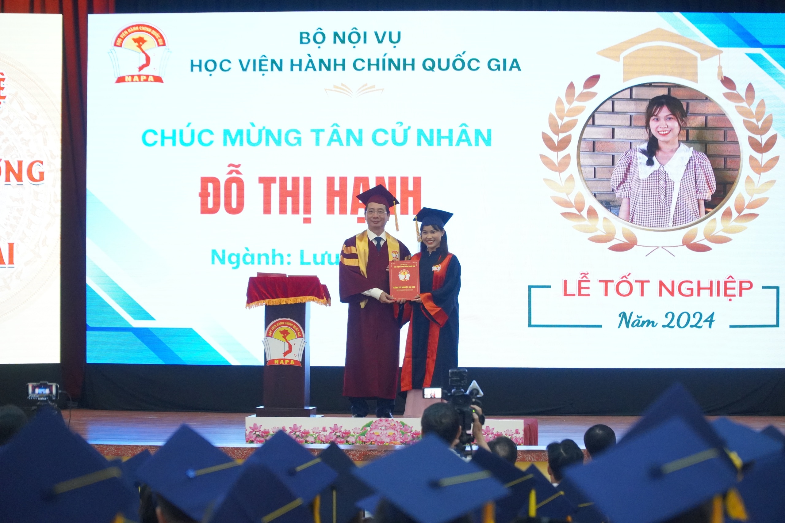 Lời nhắn nhủ của Giám đốc Học viện Hành chính Quốc gia đến 323 tân cử nhân - Ảnh 1.