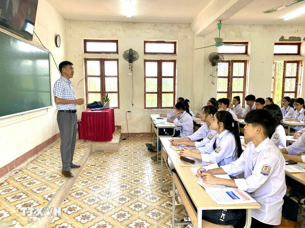 Giờ học của học sinh trường THPT Trần Phú (Đức Thọ, Hà Tĩnh). (Ảnh: Hữu Quyết/TTXVN)