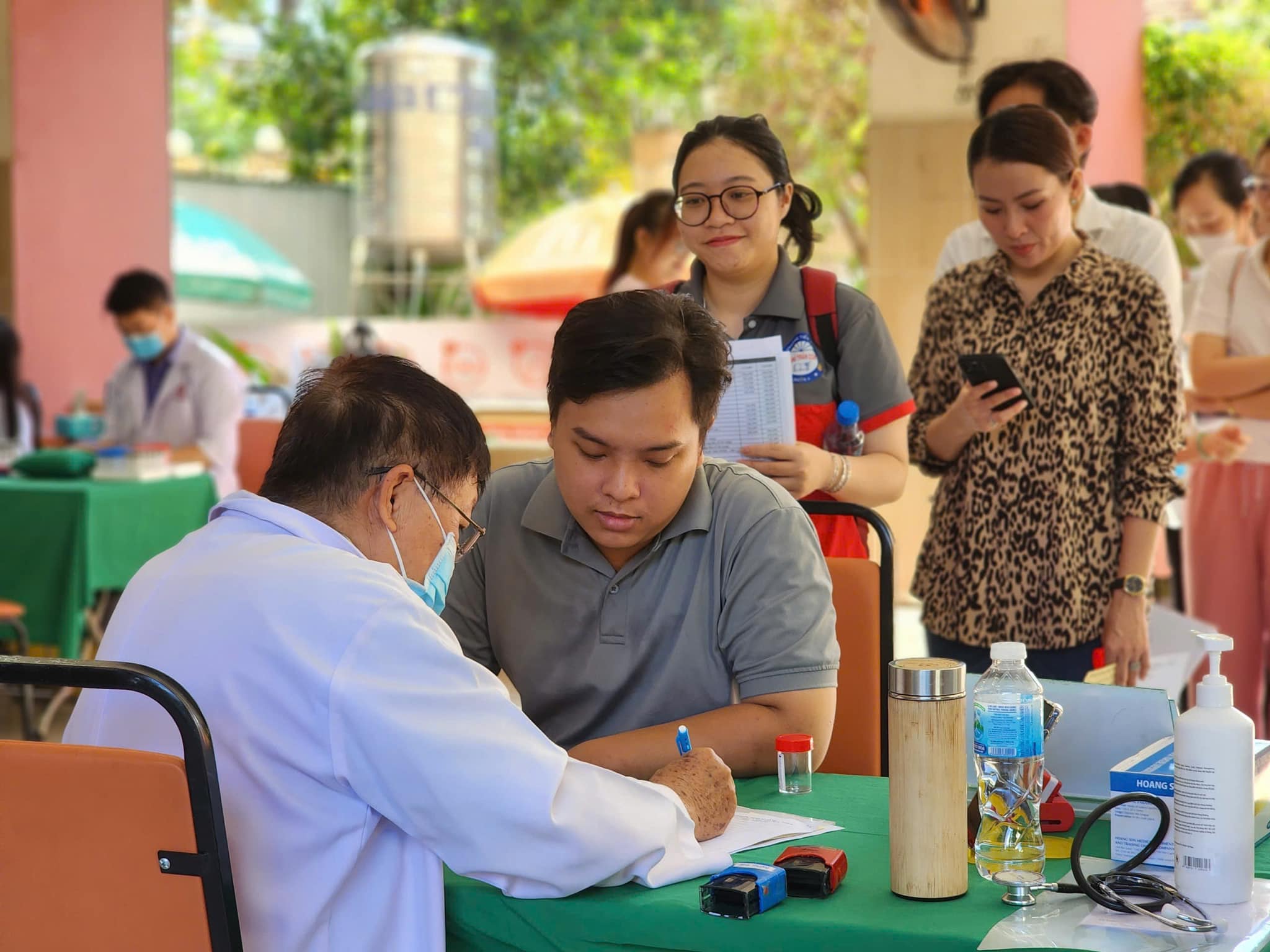 Năm học mới, TP.HCM xây dựng chính sách hỗ trợ, thu hút giáo viên- Ảnh 1.