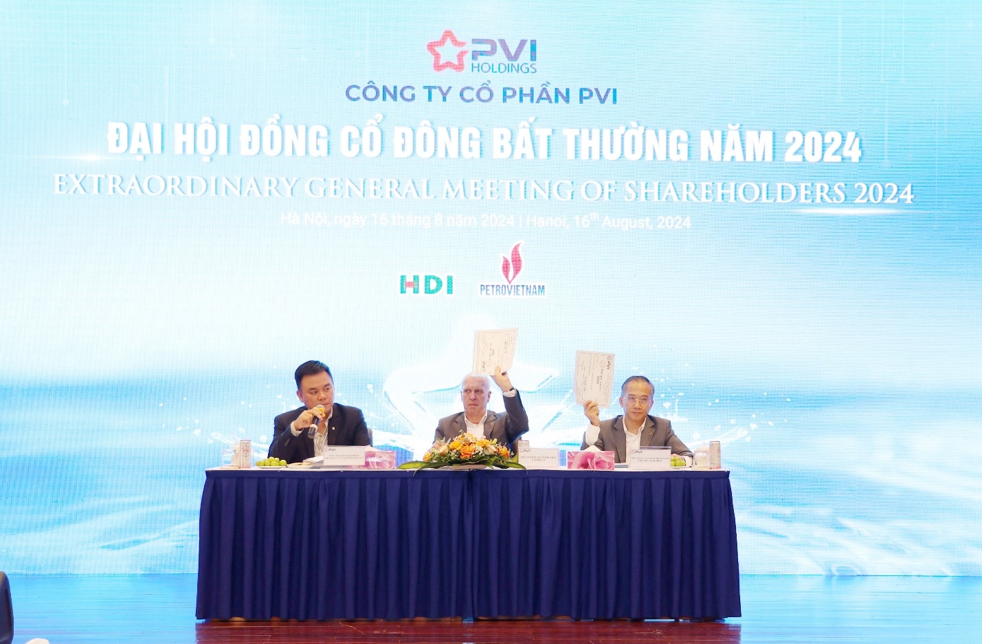 pvi to chuc thanh cong dhdcd bat thuong thong qua cong tac nhan su cap cao hinh 1