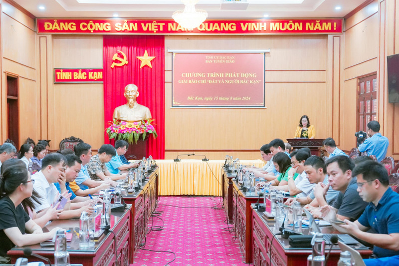 giai bao chi dat va nguoi bac kan quang ba van hoa con nguoi tinh bac kan hinh 1