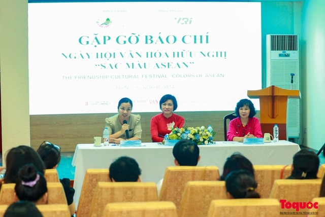 “Sắc màu văn hóa ASEAN” hội tụ tại Hoàng Thành Thăng Long - Ảnh 1.