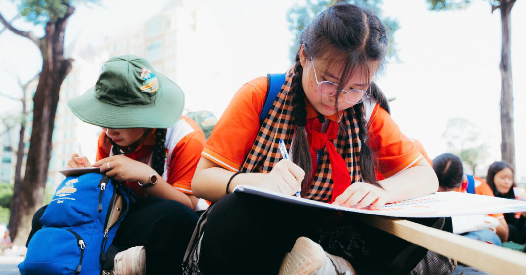 Thắt chặt tình đoàn kết thiếu nhi Việt Nam - Lào - Campuchia