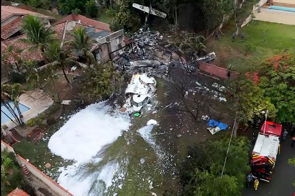 Brazil: Toàn bộ 61 người trên máy bay bị rơi có thể đã thiệt mạng- Ảnh 1.