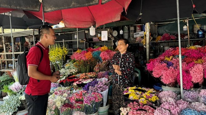 Từng bước đưa chợ hoa Quảng An thành điểm du lịch đêm