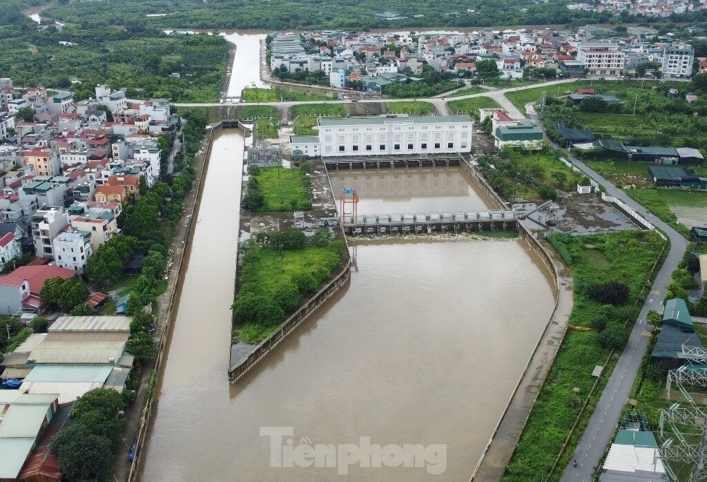 Hà Nội: Úng ngập nghiêm trọng, kênh thoát nước nghìn tỷ 11 năm chưa xong mặt bằng ảnh 1