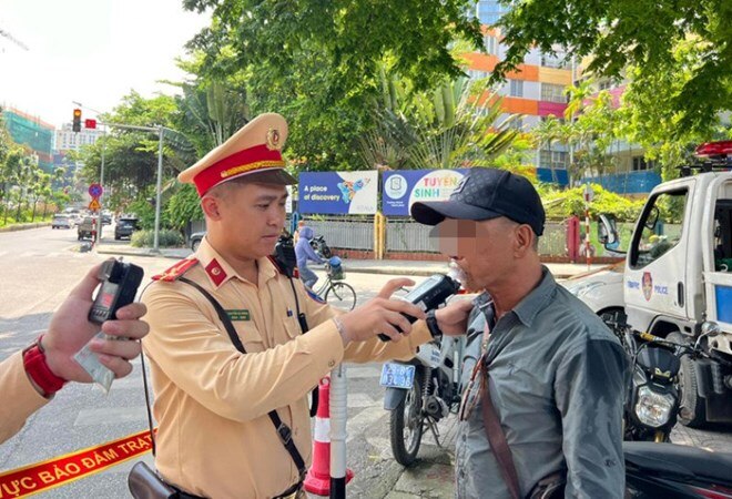 Xử nghiêm trường hợp can thiệp vào công tác xử lý giao thông