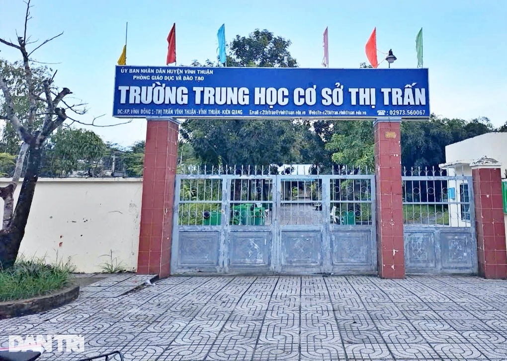 Yêu cầu đình chỉ công tác hiệu trưởng tự ý cho chuyển đồ sang trường mới - 1