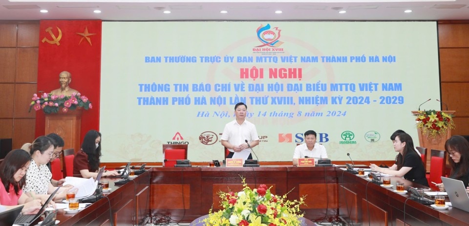 Phó Chủ tịch Thường trực Ủy ban Mặt trận Tổ quốc Việt Nam TP Hà Nội Nguyễn Sỹ Trường chủ trì, điều hành Hội nghị