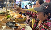 Xúc động tiệc buffet 1.000 đồng ở TPHCM