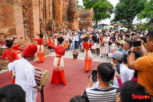 Hơn 175 nghìn lượt khách chọn lưu trú Khánh Hòa dịp 2/9 - Ảnh 2.