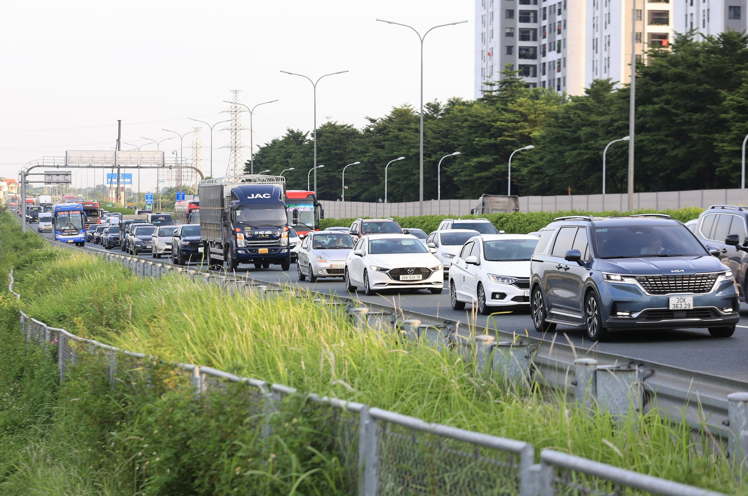 Nguy cơ chậm tiến độ đường nối cao tốc Pháp Vân - Cầu Giẽ với Vành đai 3- Ảnh 2.