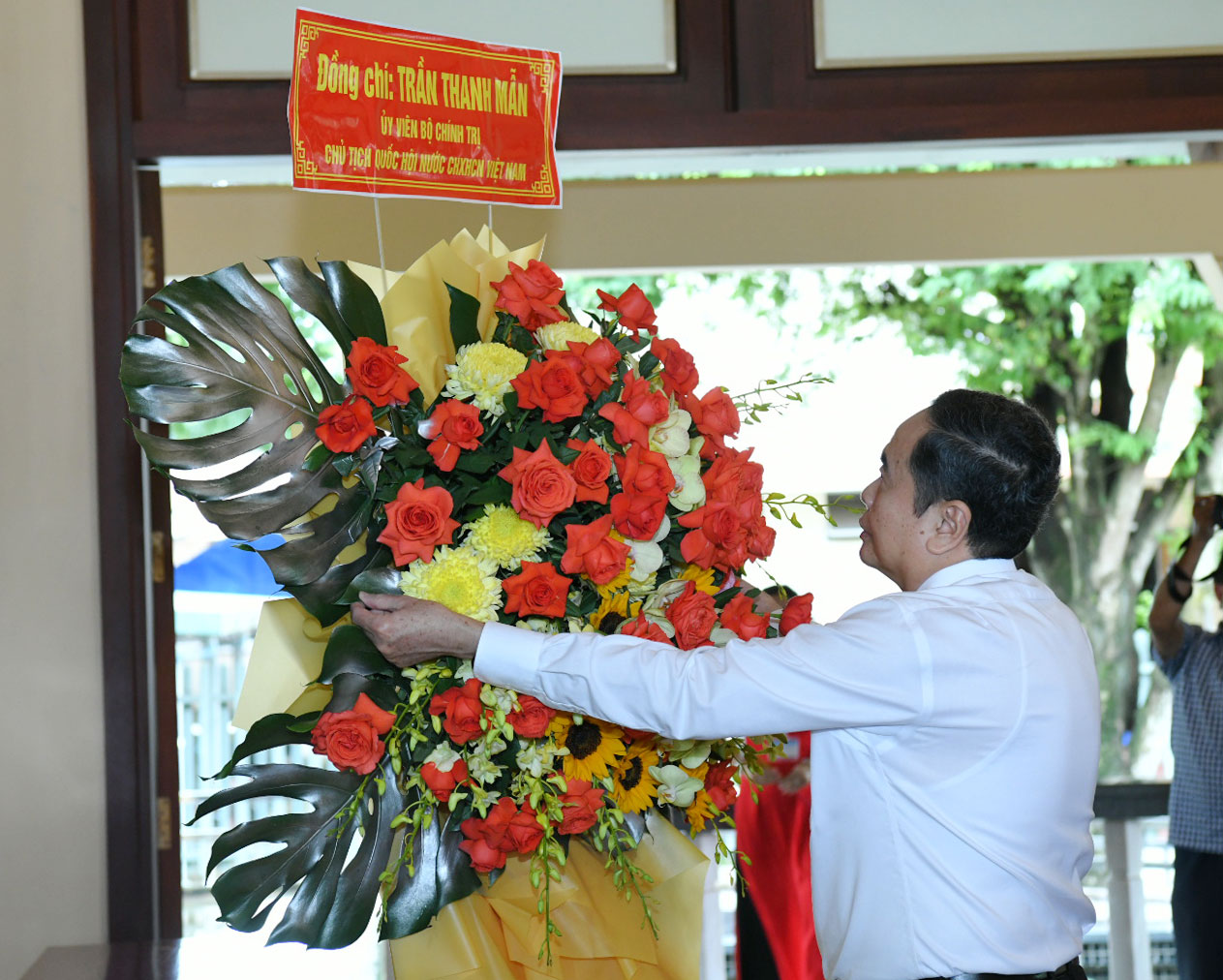 Chủ tịch Quốc hội Trần Thanh Mẫn dâng hương tưởng nhớ Chủ tịch Hội đồng Bộ trưởng Phạm Hùng và Thủ tướng Chính phủ Võ Văn Kiệt -0