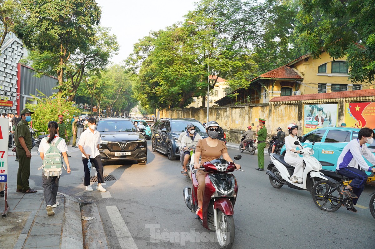 Hà Nội: Giao thông nhiều cổng trường thông thoáng ngày khai giảng ảnh 4