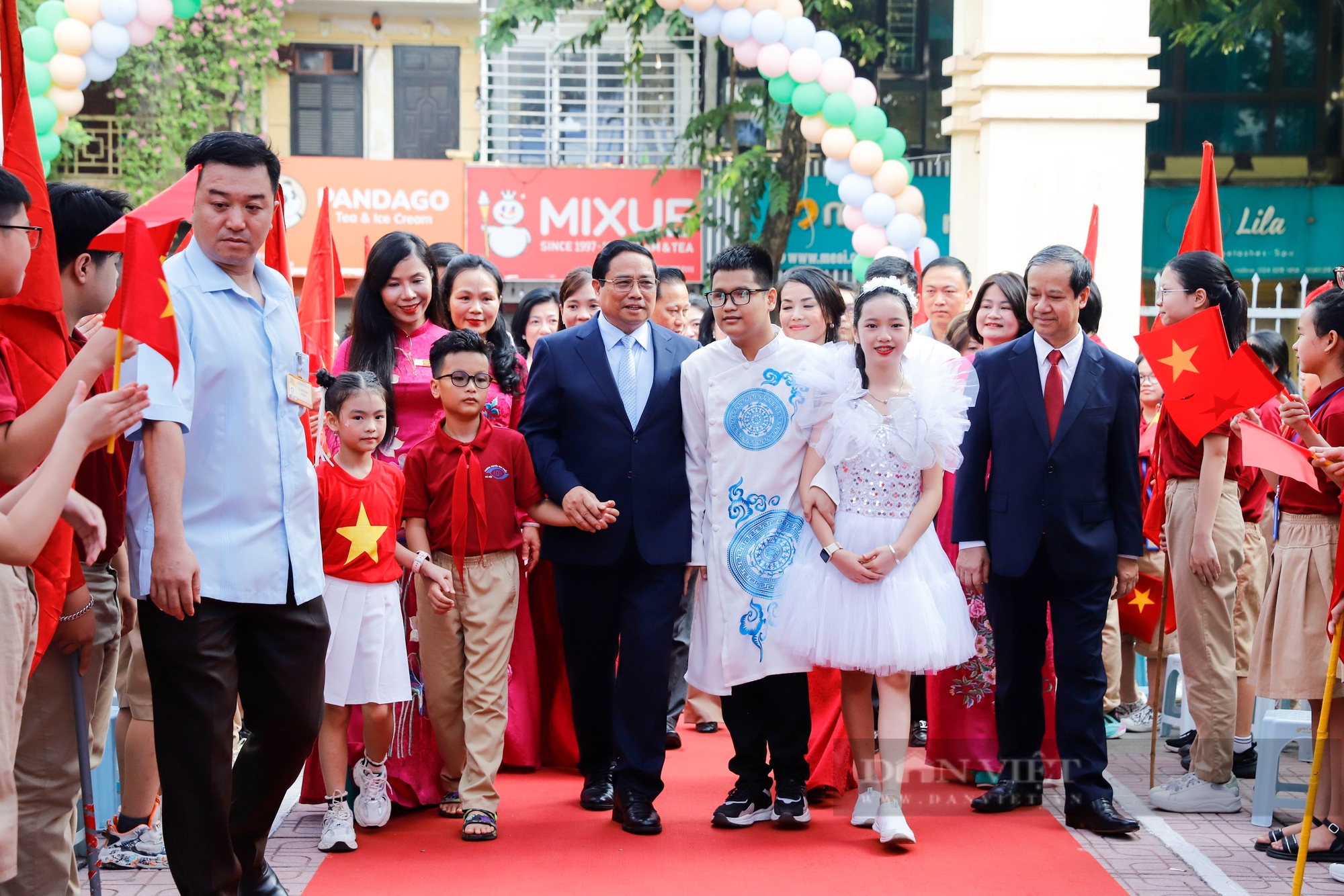 Thủ tướng Phạm Minh Chính dự Lễ khai giảng tại ngôi trường hạnh phúc của học sinh khuyết tật- Ảnh 2.