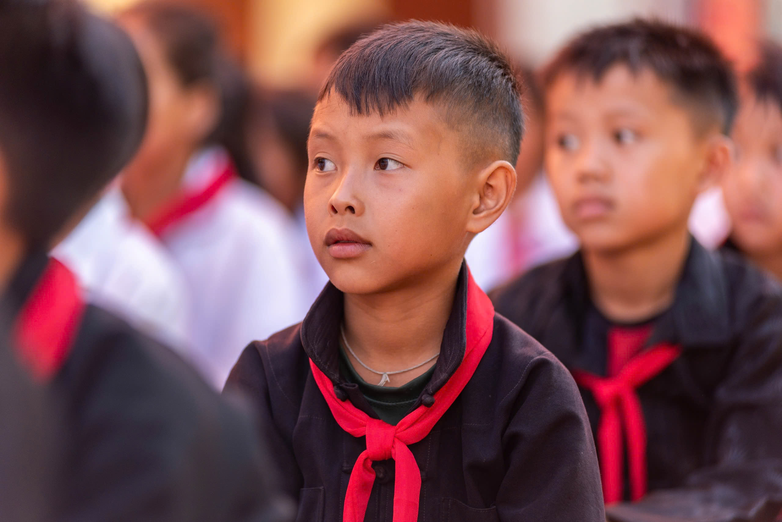 Tiếng trống khai giảng vang vọng trên cao nguyên đá Đồng Văn -0