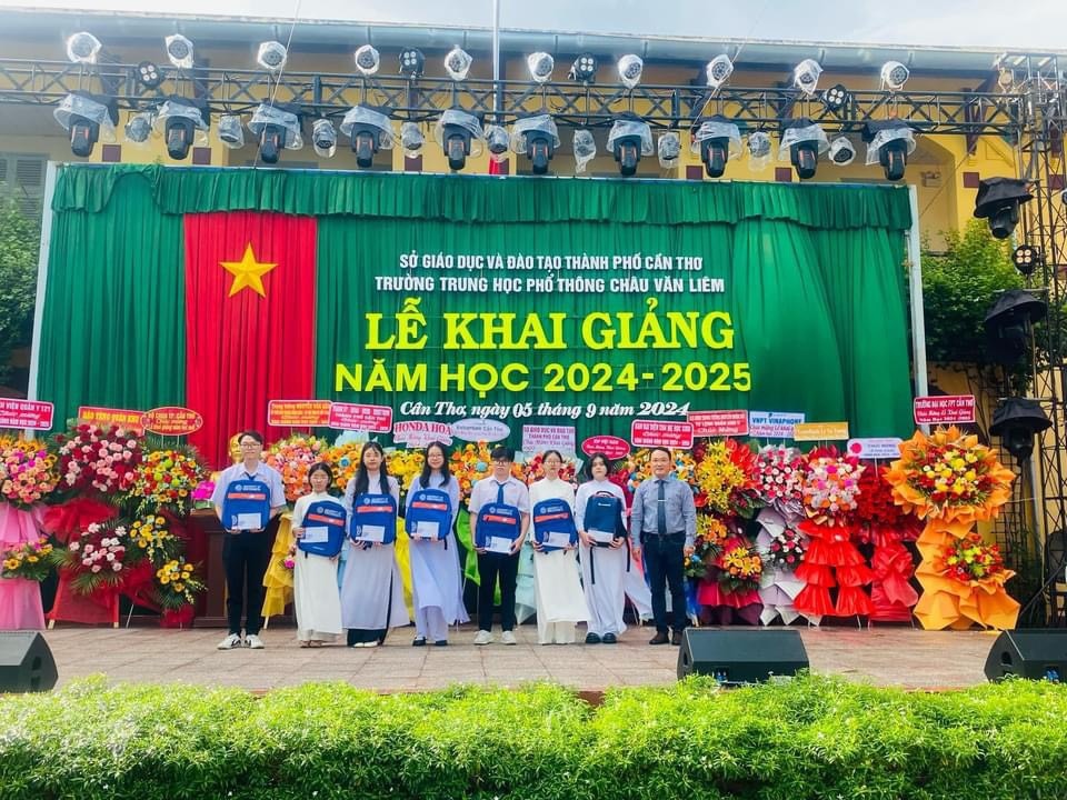 Với chủ đề năm học 2024-2025 là “Đổi mới sáng tạo, nâng cao chất lượng, đoàn kết kỷ cương”, ngành Giáo dục và Đào tạo TP Cần Thơ chuẩn bị sẵn sàng nguồn lực cho năm học mới và quyết tâm thực hiện tốt kế hoạch dạy và học.