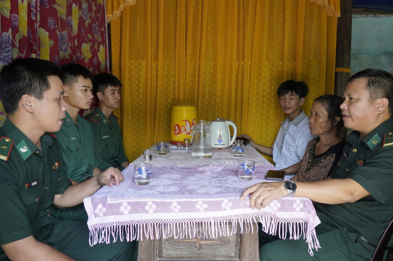 “Con nuôi Biên phòng” đỗ Học viện Biên phòng  -0