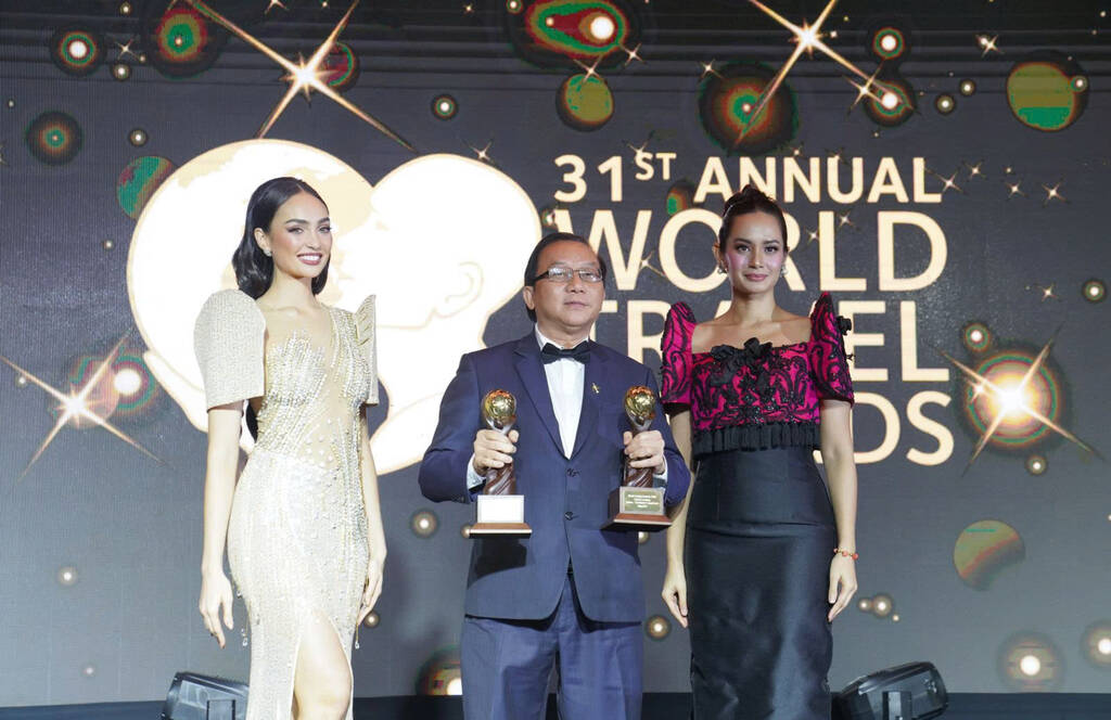 Vietjet mang đến cho khách hàng nhiều sản phẩm, dịch vụ đột phá và được World Travel Awards vinh danh Vietjet với bộ đôi giải thưởng về dịch vụ khách hàng. Ảnh Vietjet