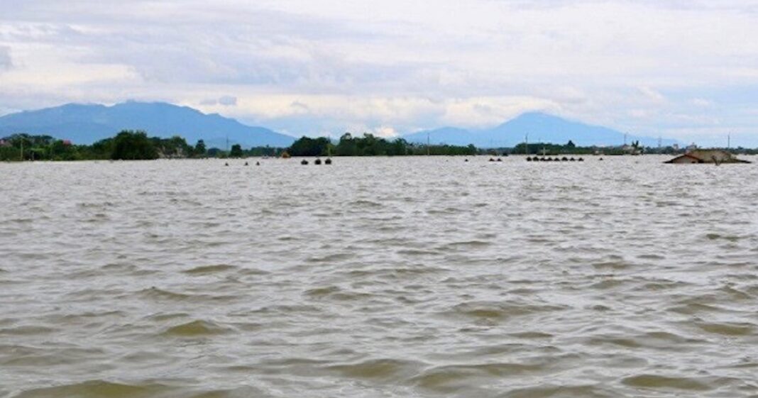 dừng bơm tiêu nước vào sông Tích do lũ đã vượt báo động III