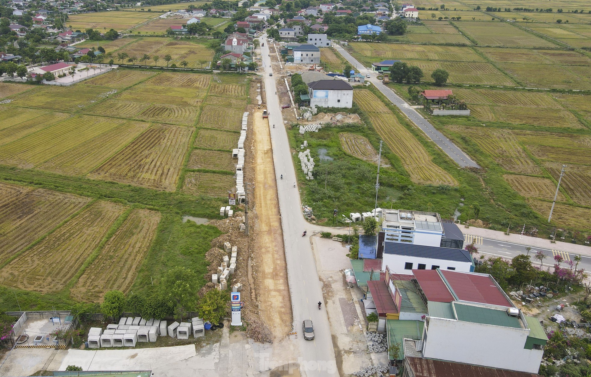 Quốc lộ 1.100 tỷ đồng ngổn ngang trước mùa mưa bão ảnh 13