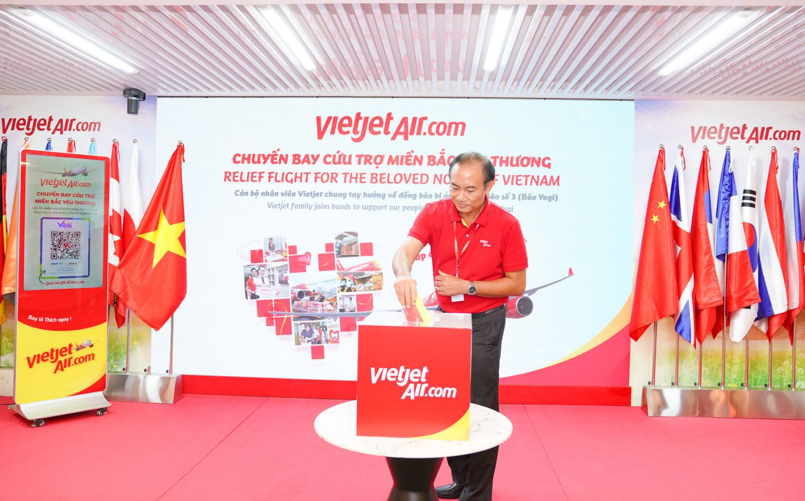 Vietjet chung tay ủng hộ người dân vùng lũ- Ảnh 3.