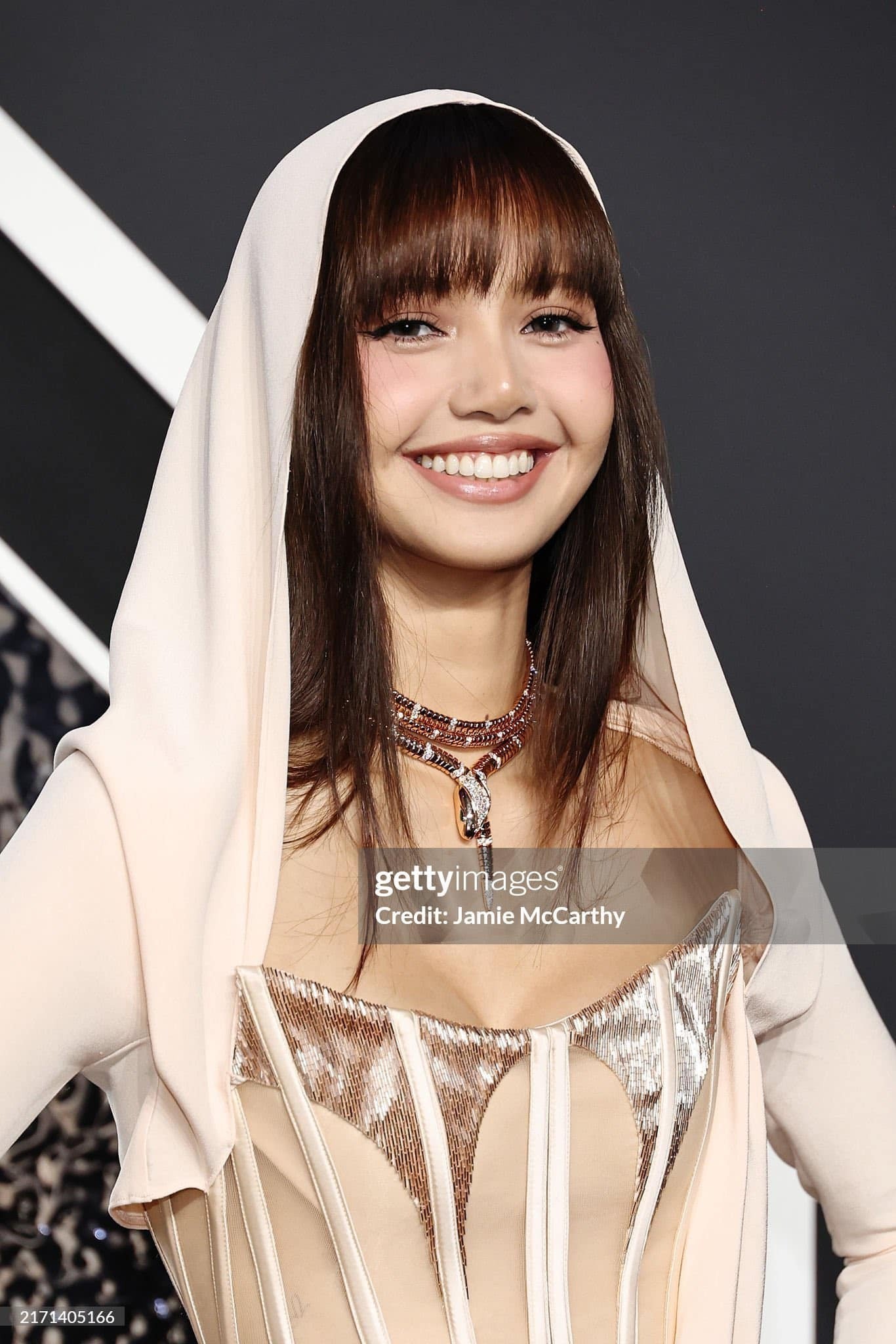 Lisa (BlackPink) trên thảm đỏ VMAs ảnh 8