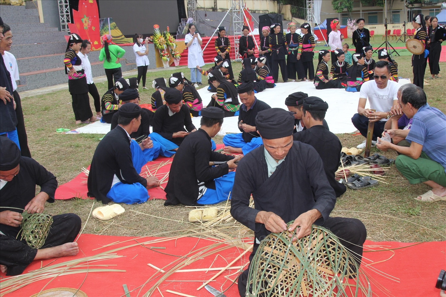 Việc kiểm tra, giám sát nhằm đảm bảo thu thập cácdữ liệu điều tra đúng quy trình, phương án và đảm bảo chất lượng thông tin thu thập