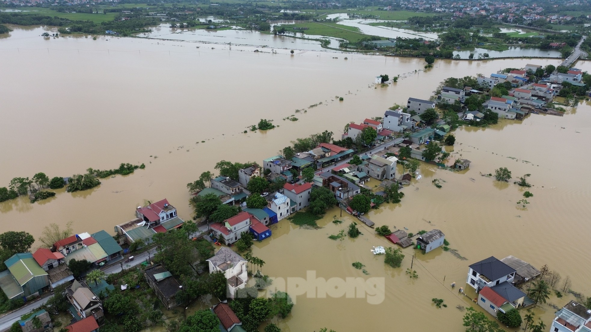 Chương Mỹ xuất hiện nhiều 'ốc đảo' sau mưa lũ ảnh 3