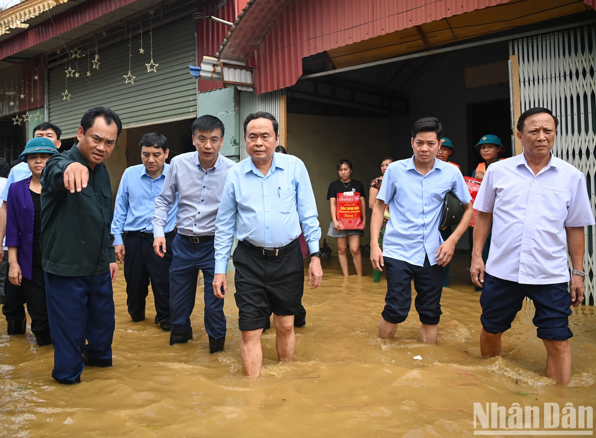 [Ảnh] Chủ tịch Quốc hội Trần Thanh Mẫn kiểm tra công tác khắc phục hậu quả bão số 3 tại tỉnh Thái Nguyên ảnh 3