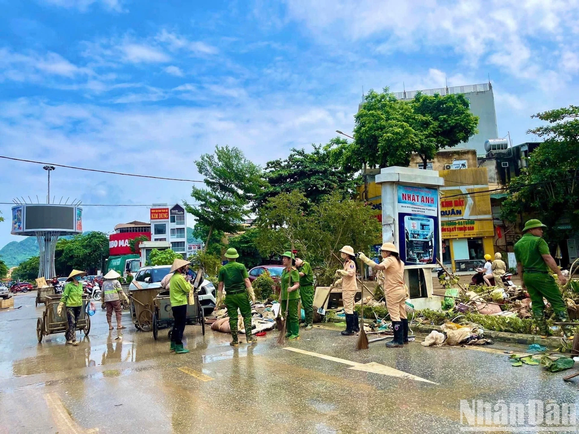 Thành phố Tuyên Quang dần ổn định sau trận lũ lụt lịch sử ảnh 6