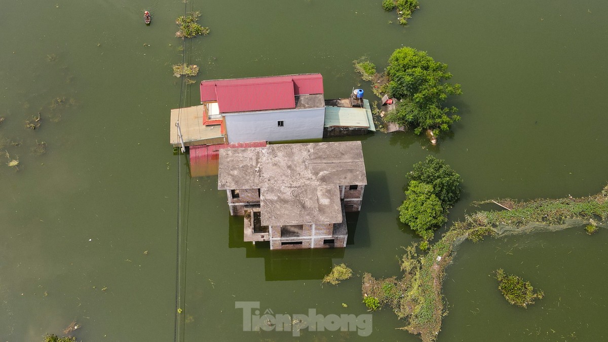 ‘Lũ rừng ngang’ nhấn chìm hàng trăm ngôi nhà ở ngoại thành Hà Nội ảnh 3