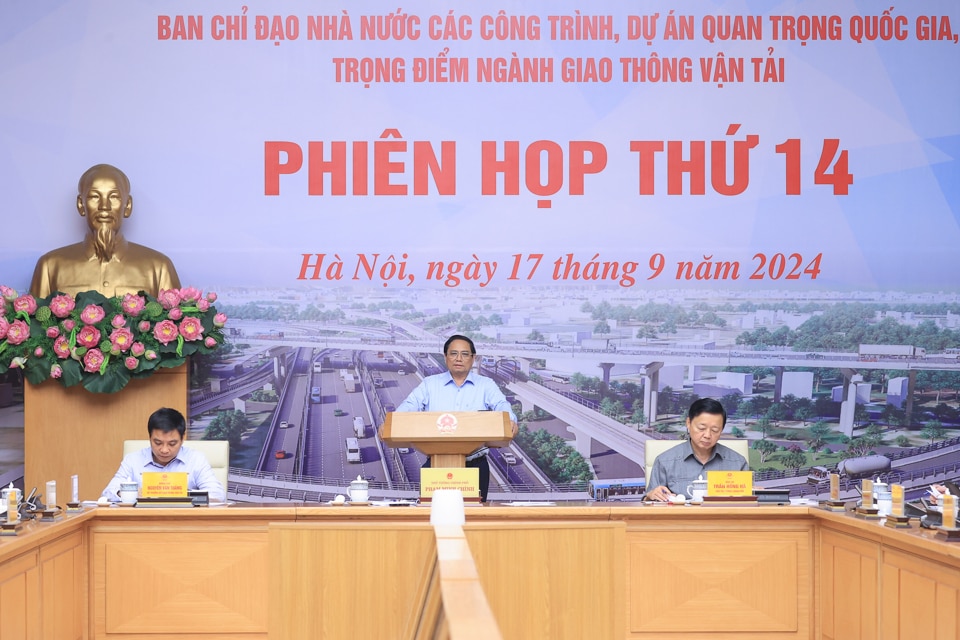 Thủ tướng khẳng định, phát huy tinh thần tự lực, tự cường, những kết quả, kinh nghiệm và bài học qua các nhiệm kỳ, qua lãnh đạo, chỉ đạo và thực hiện nhiều dự án, chúng ta nhất định sẽ thực hiện thành công các dự án trọng điểm của ngành giao thông - Ảnh: VGP/Nhật Bắc  