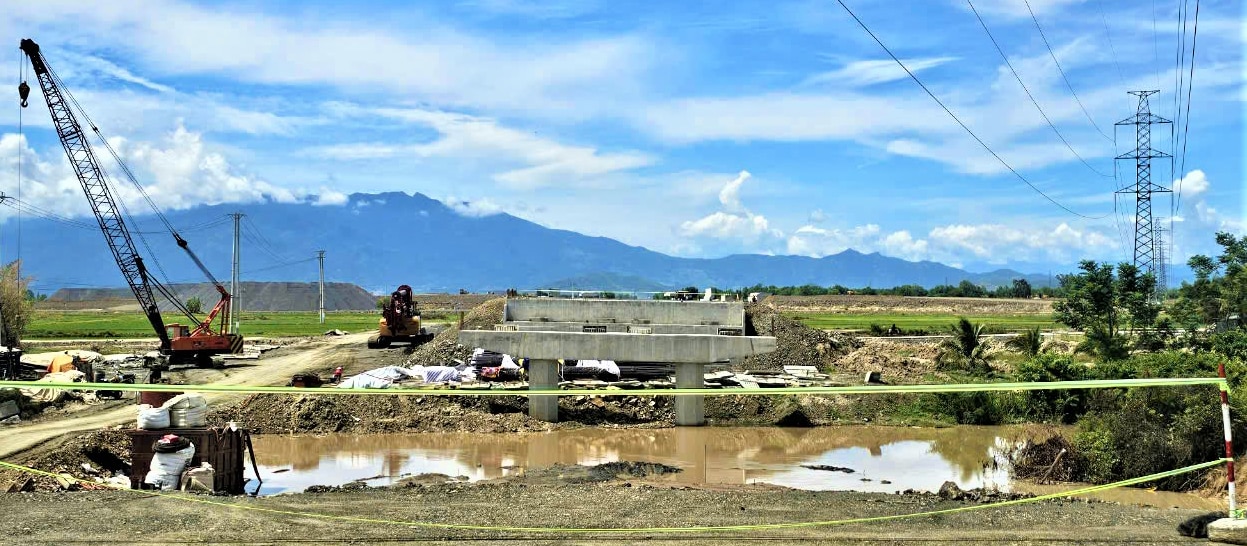 Vướng đường điện, thi công cao tốc Vân Phong - Nha Trang gặp khó- Ảnh 3.