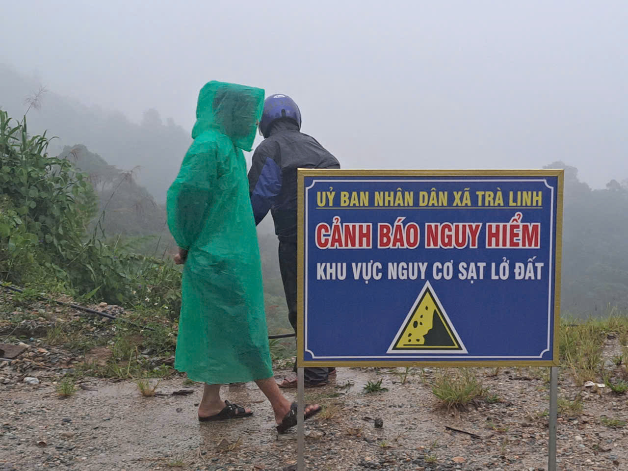 Cảnh báo mưa cường suất lớn ở Quảng Trị - Đà Nẵng, Thủ tướng Chính phủ yêu cầu quyết liệt ứng phó bão số 4 - Ảnh 2.