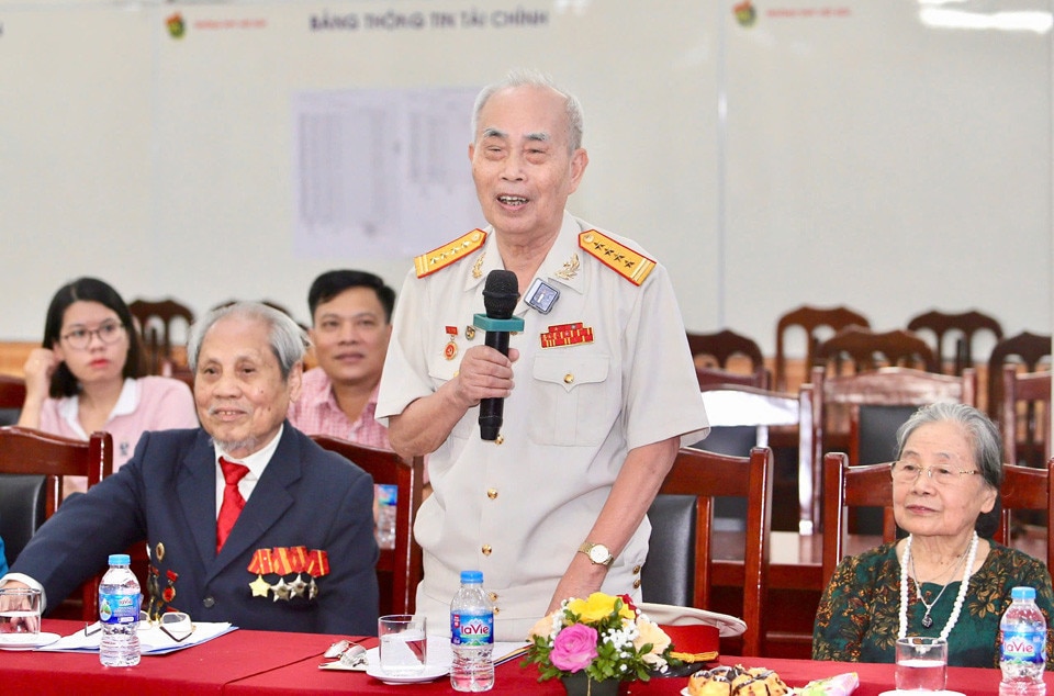 Đại tá Nguyễn Thụ - nguyên Trung đội trưởng Bộ binh thuộc Đại đội 269 - Tiểu đoàn 54 - Trung đoàn Thủ đô, Đại đoàn 308 về tiếp quản Thủ đô