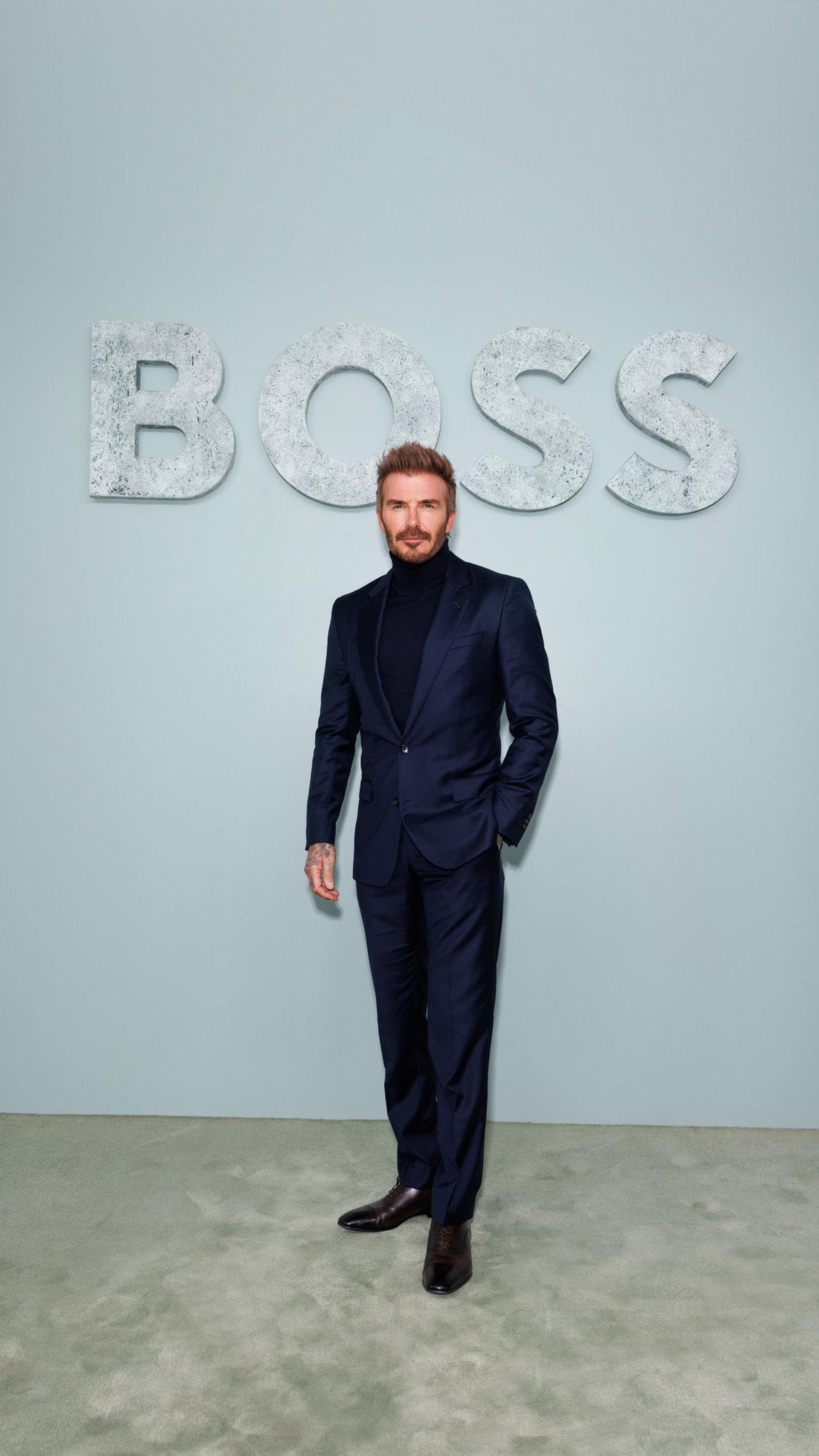 David Beckham bảnh bao ngồi hàng ghế đầu show thời trang - 2