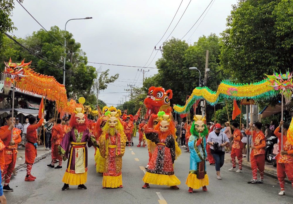 Lễ hội truyền thống của ngư dân miền biển cầu cho mưa thuận gió hòa - ảnh 4