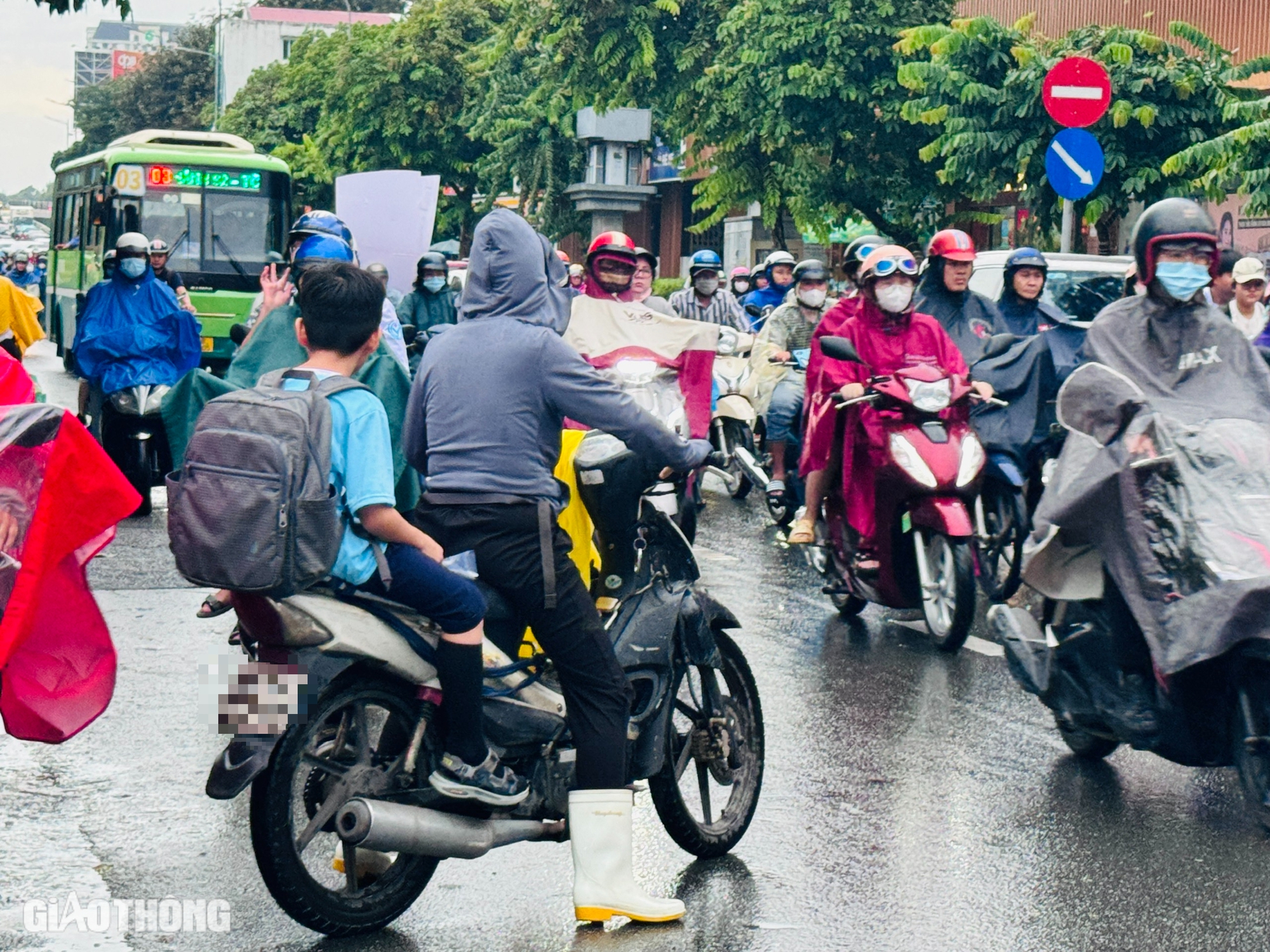 TP.HCM: Kẹt xe triền miên đường Nguyễn Thái Sơn, giải pháp nào để chia tải?- Ảnh 3.