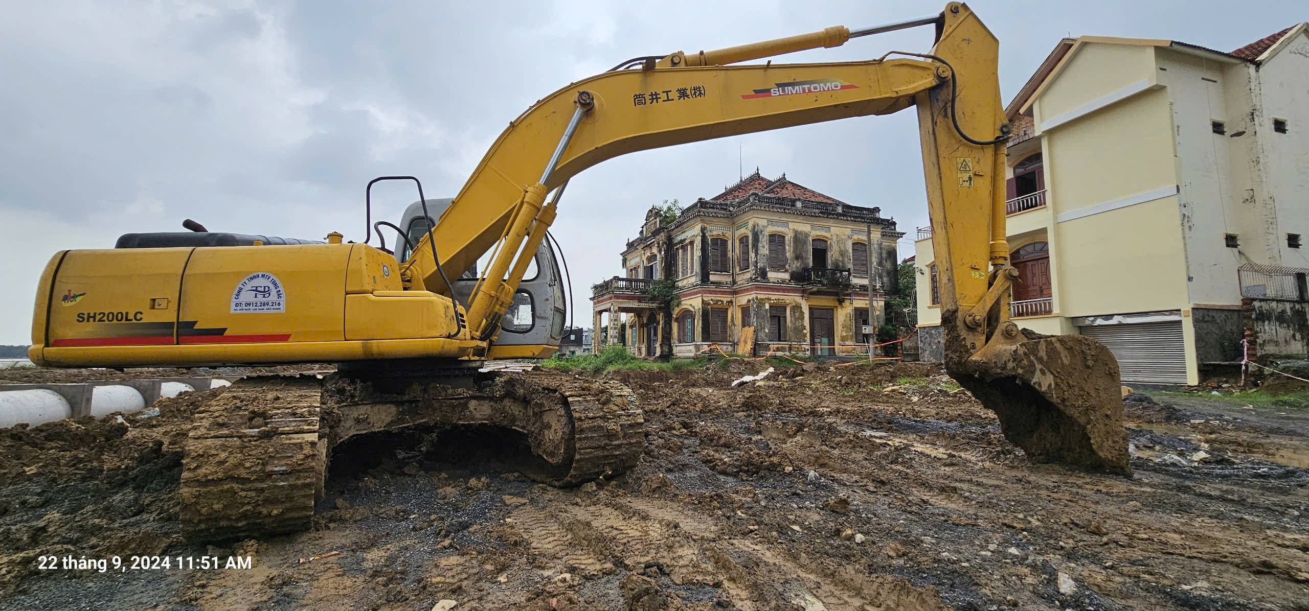 Biệt thự 100 tuổi ven sông Đồng Nai chờ ‘phán quyết’ phá bỏ hay bảo tồn?- Ảnh 2.