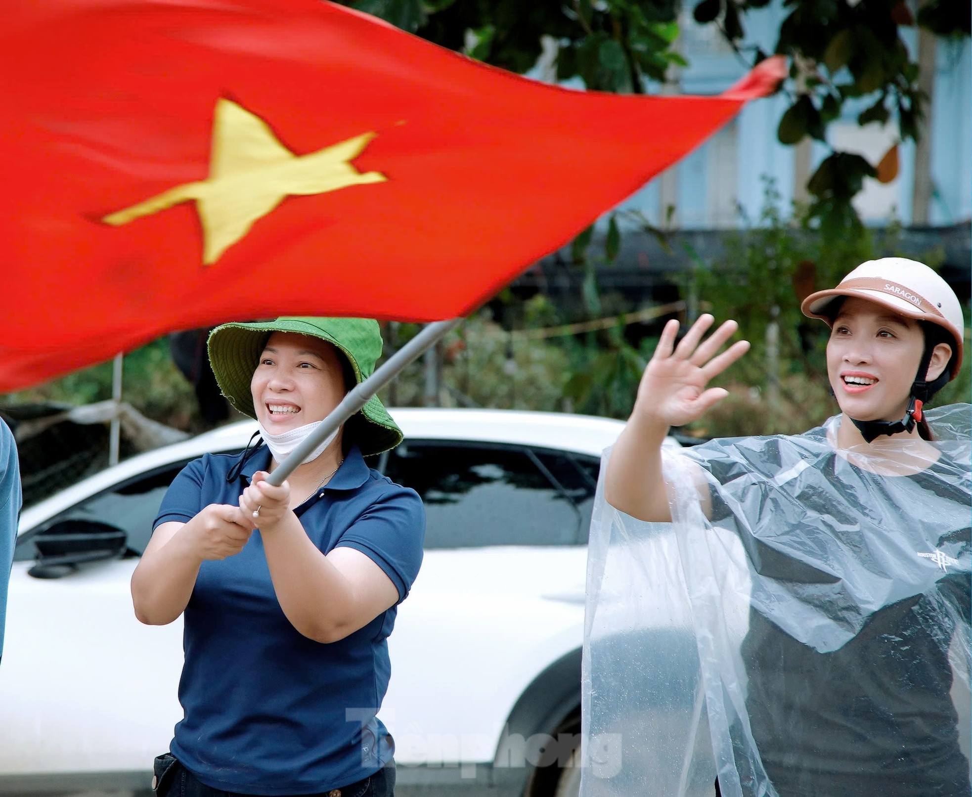 Xúc động hình ảnh chia tay thắm tình quân dân sau bão lũ Yên Bái ảnh 21