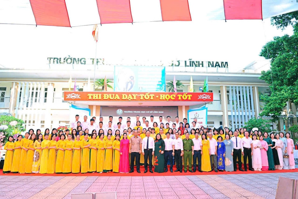 Một tập thể luôn đoàn kết, hướng tới mục tiêu dạy tốt, học tốt. Ảnh TA