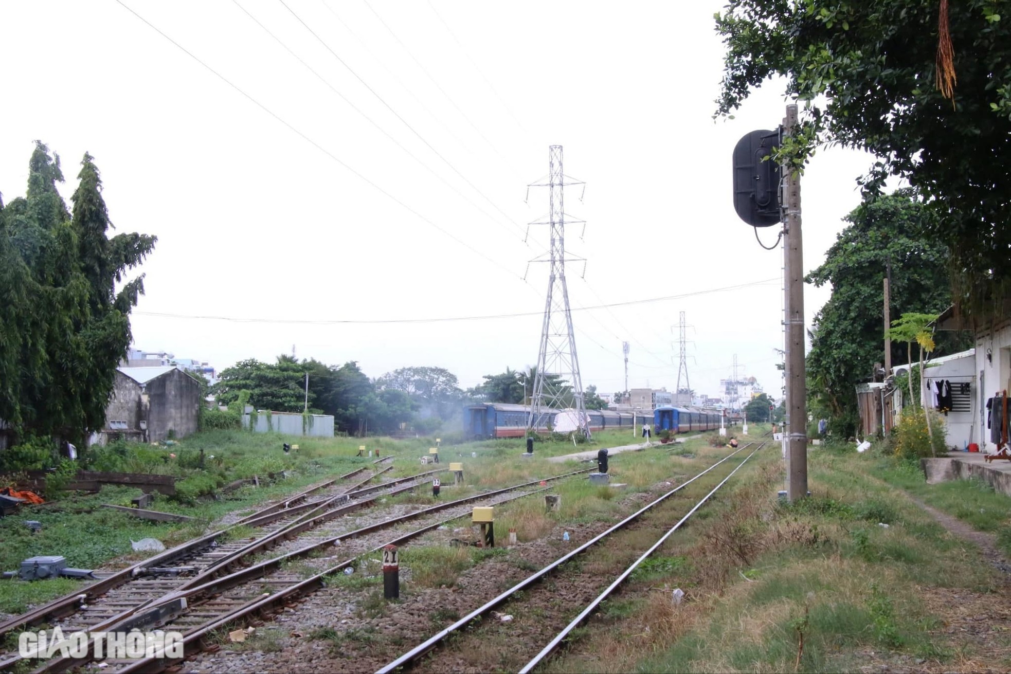 Cận cảnh ga Bình Triệu 'treo' hơn 20 năm đang điều chỉnh thành ga metro ảnh 16