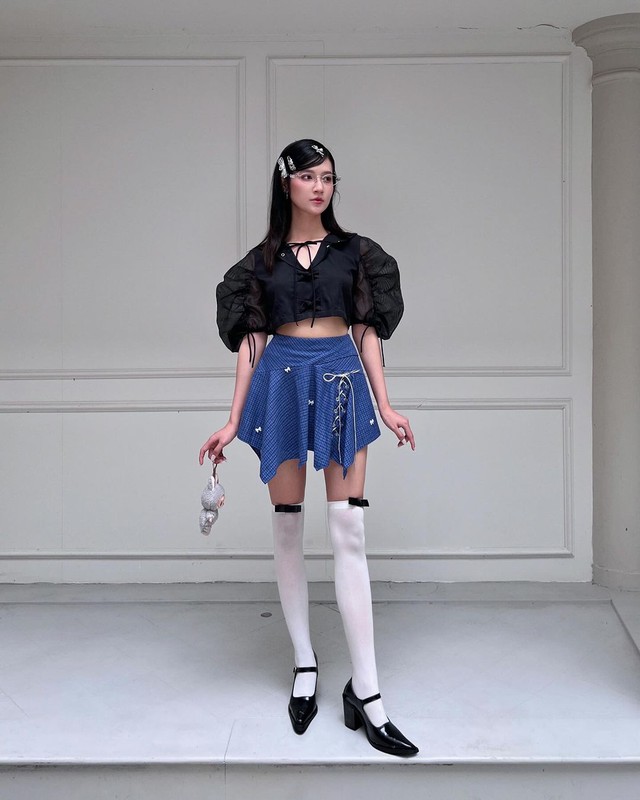 Bí quyết trở thành tâm điểm của mọi ánh nhìn với váy mini skirt- Ảnh 5.