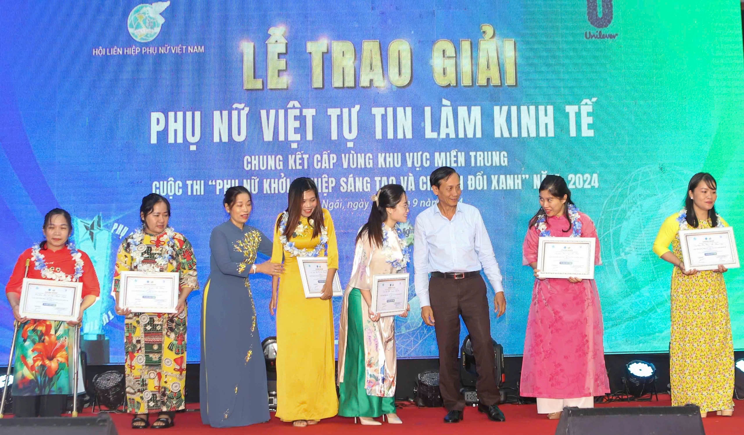 Hệ sinh thái dinh dưỡng từ nông sản xanh giành giải đặc biệt Cuộc thi phụ nữ khởi nghiệp cấp Vùng miền Trung năm 2024- Ảnh 8.