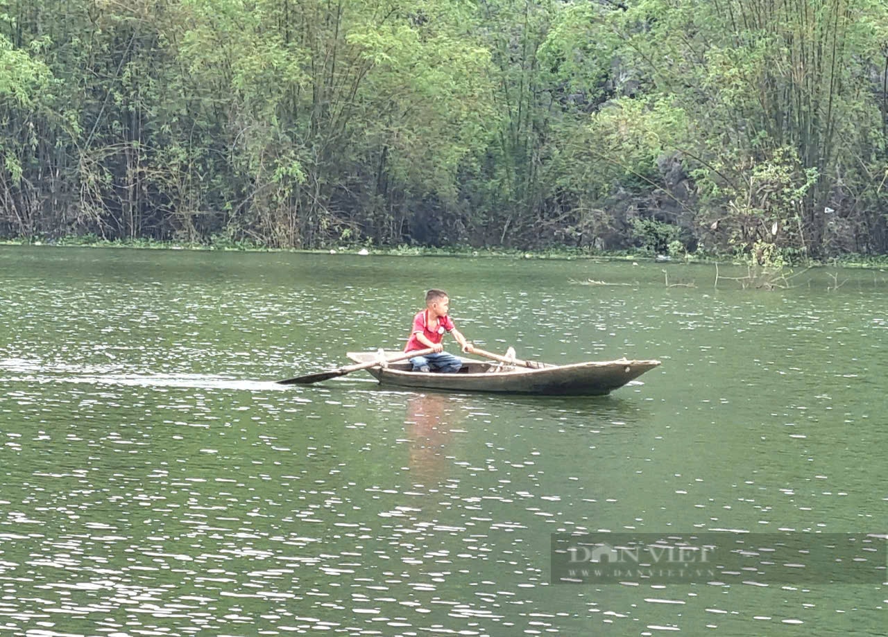 Hành trình đến trường trên những con thuyền không phao cứu sinh- Ảnh 3.