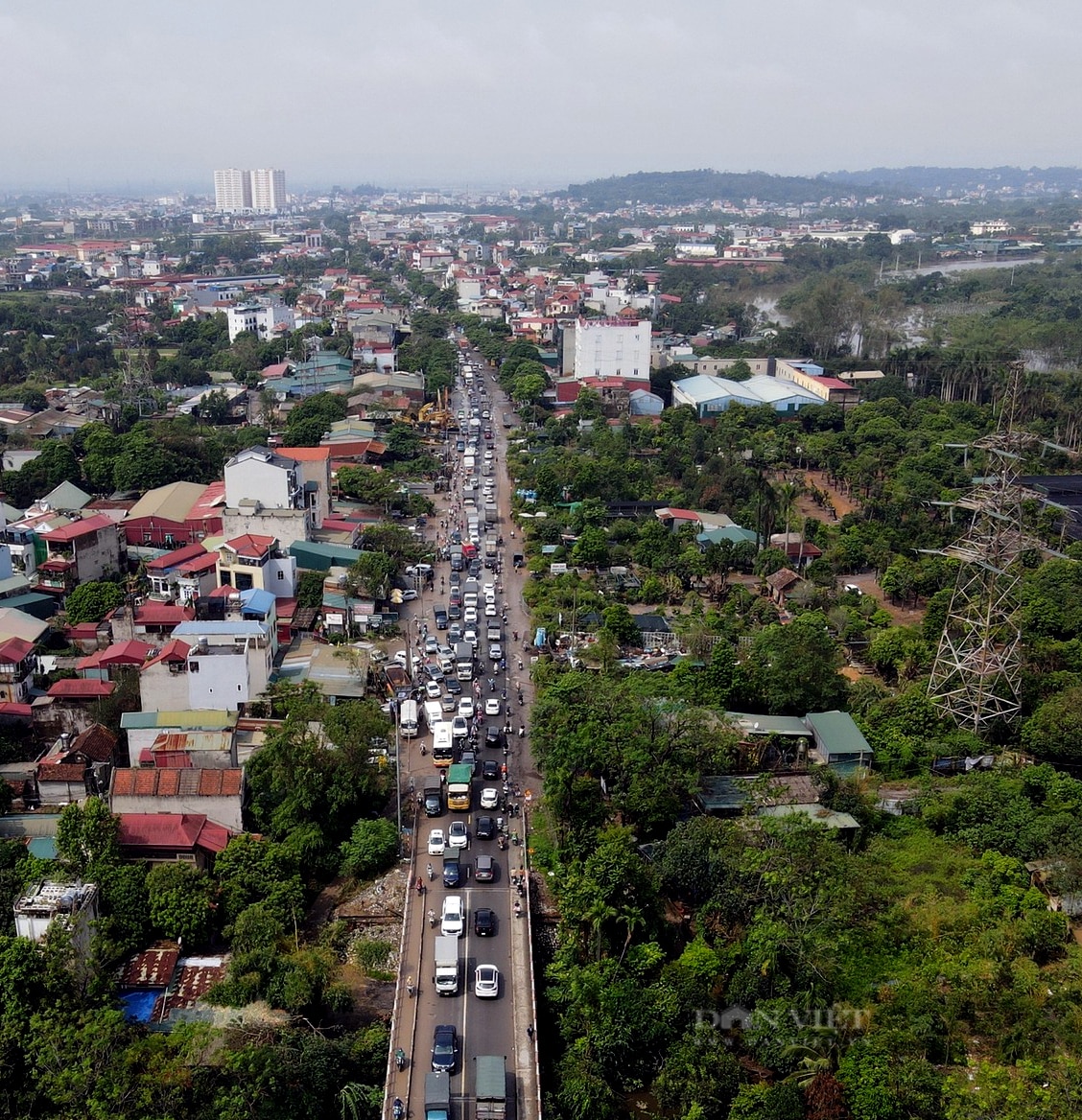 Cảnh ùn tắc, ổ gà chằng chịt trên quốc lộ 6 đoạn Hà Đông - Xuân Mai dài 21 km - Ảnh 6.