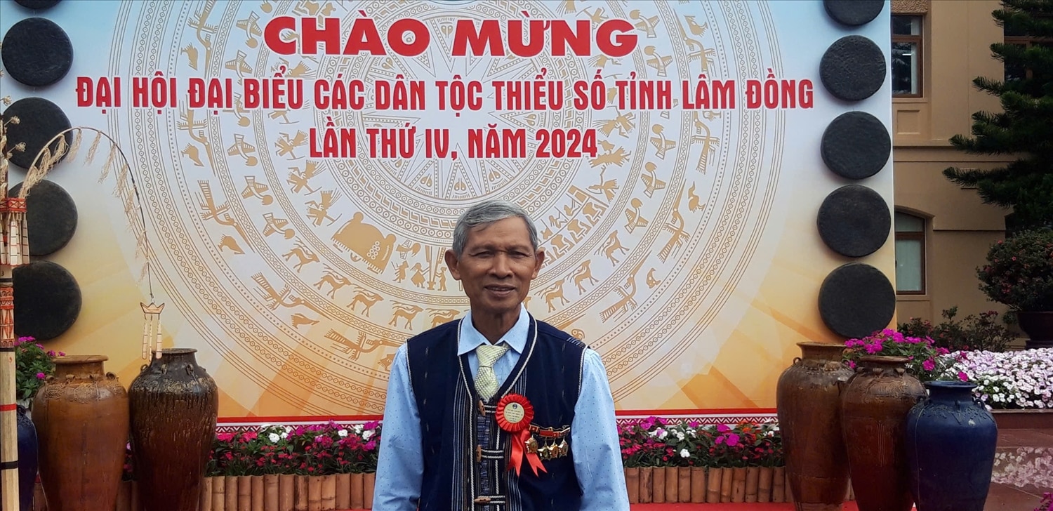 Ông Da Cát Tư, dân tộc Mnông, Người uy tín thôn Đa Nhinh 1, xã Đạ Tông, huyện Đam Rông.